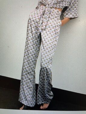 Zara silky High-Waist Patterned Wide-Leg Pants in lavender/green